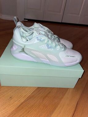 Jordan Heir Series 1 Her Court Basketball Shoes Seafoam